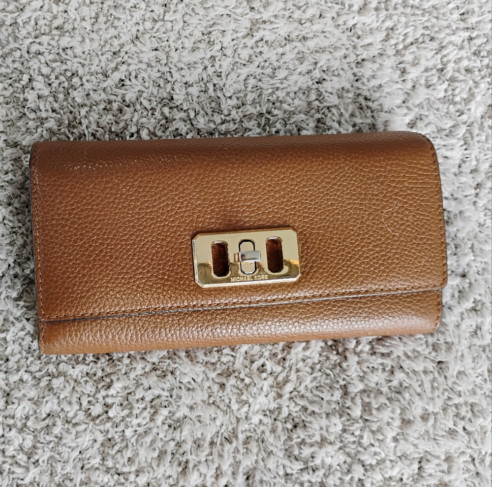 Michael Kors Tan Leather Wallet with Gold Clasp